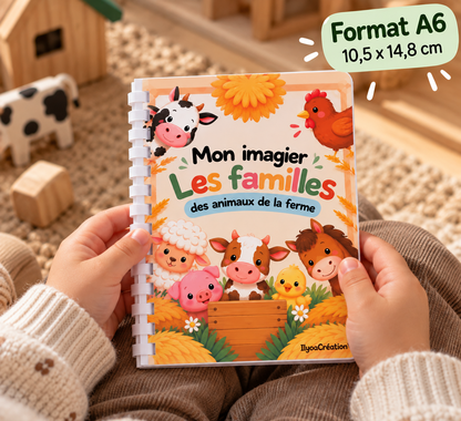 Imagier physique A6 10,5 × 14,8 cm tenu par les mains d'un enfant