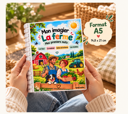 Imagier La ferme : Mes premiers mots, au format A5 de 14,8 × 21 cm, tenu en main.